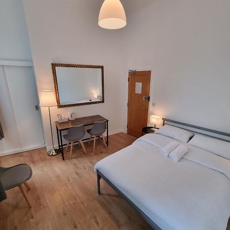 Horangee Pocha Hotel Лондон Екстериор снимка