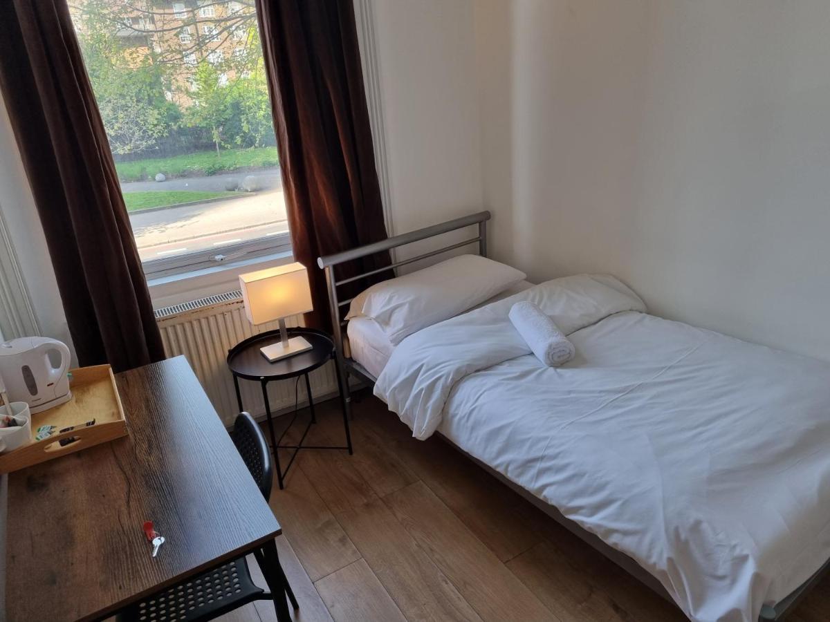 Horangee Pocha Hotel Лондон Екстериор снимка